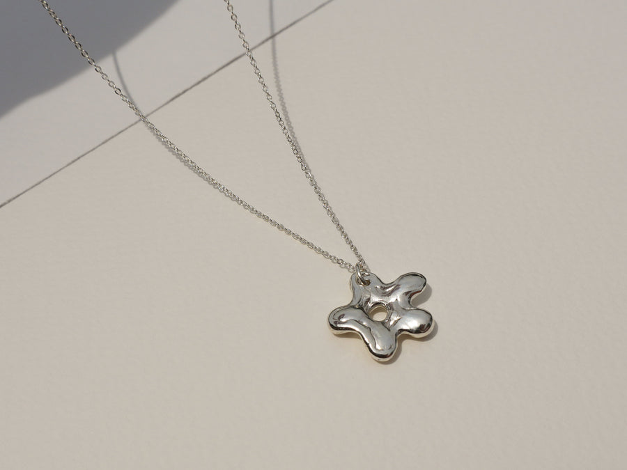 Marshmallow Daisy Necklace