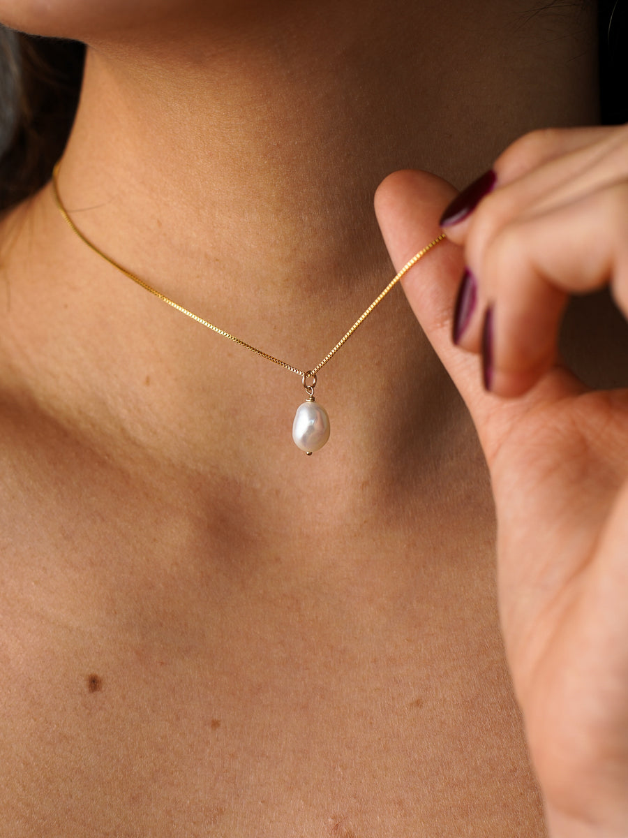 Margot Dainty Pearl Necklace
