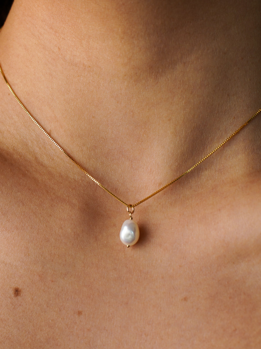 Margot Dainty Pearl Necklace